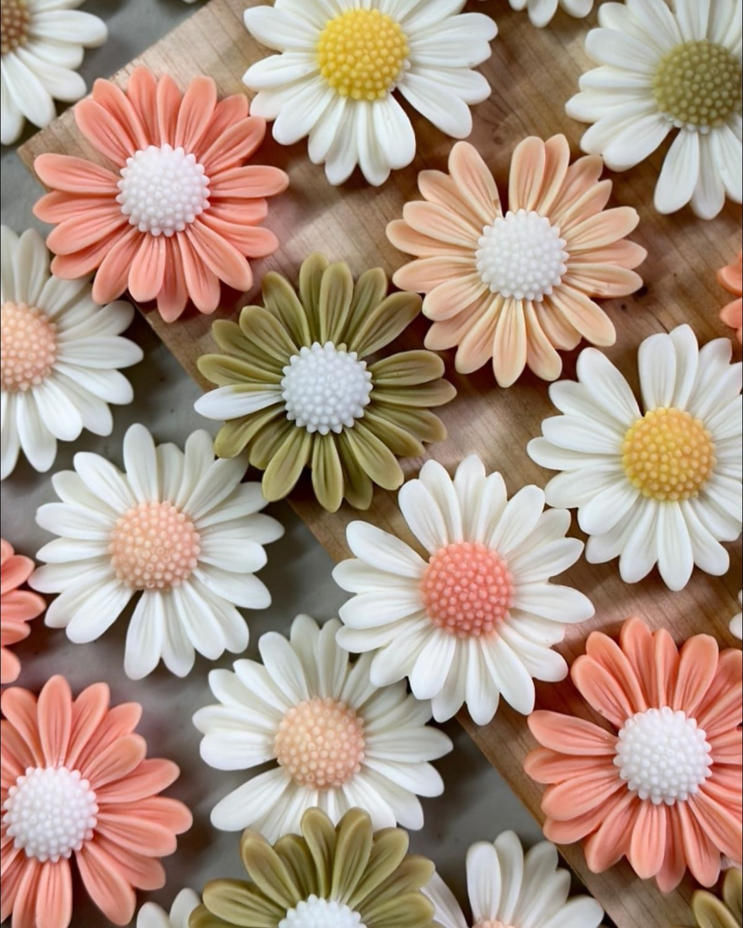 Handcrafted Floating Daisy Candles